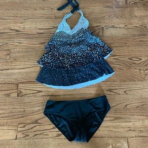 Womens tankini swimming suit size medium black/white never worn